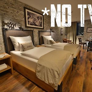 Twin Room No TV including daily refilled mini bar
